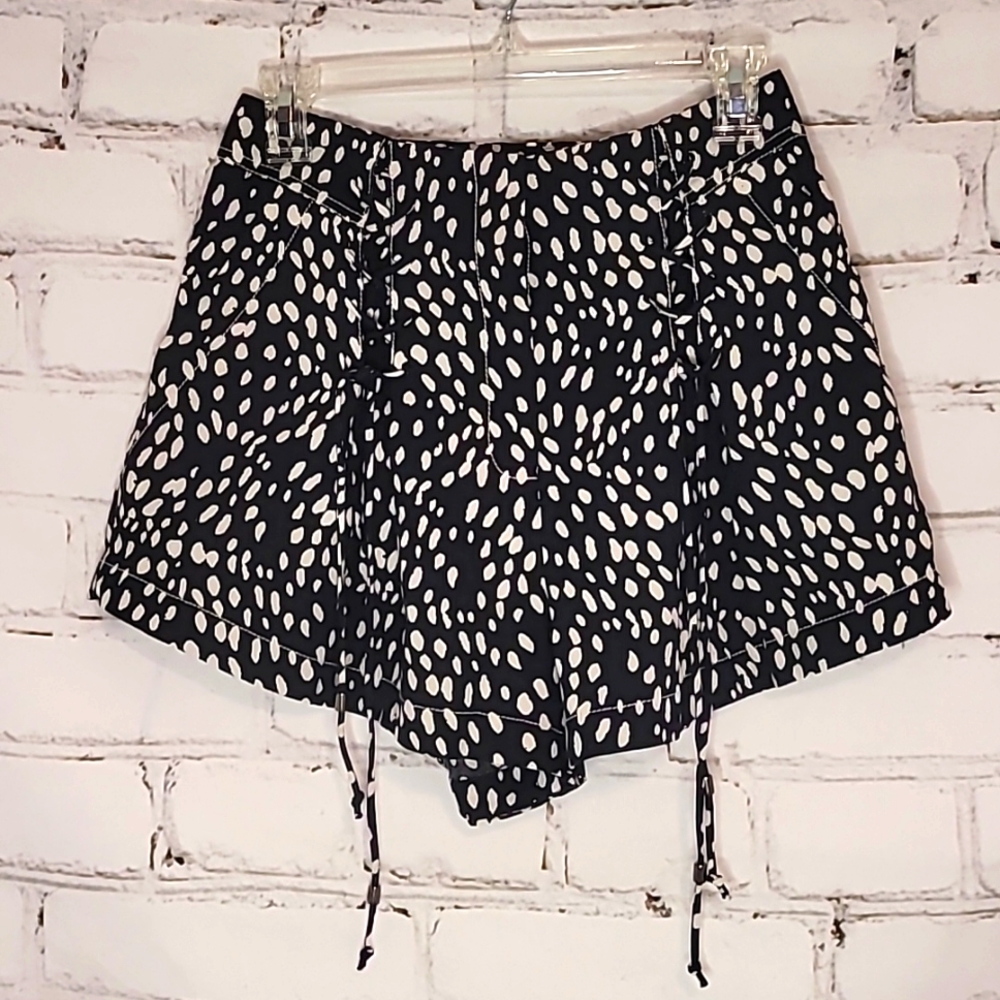 NWOT! Free People Bennett Lace Up Tie Dot Shorts Pleated Pockets Black Size 2